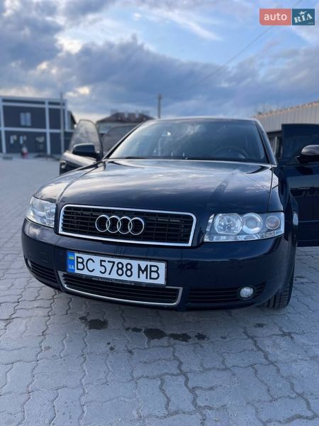 Седан Audi A4 2004 в Золочеве