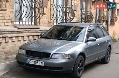 Універсал Audi A4 1998 в Вараші