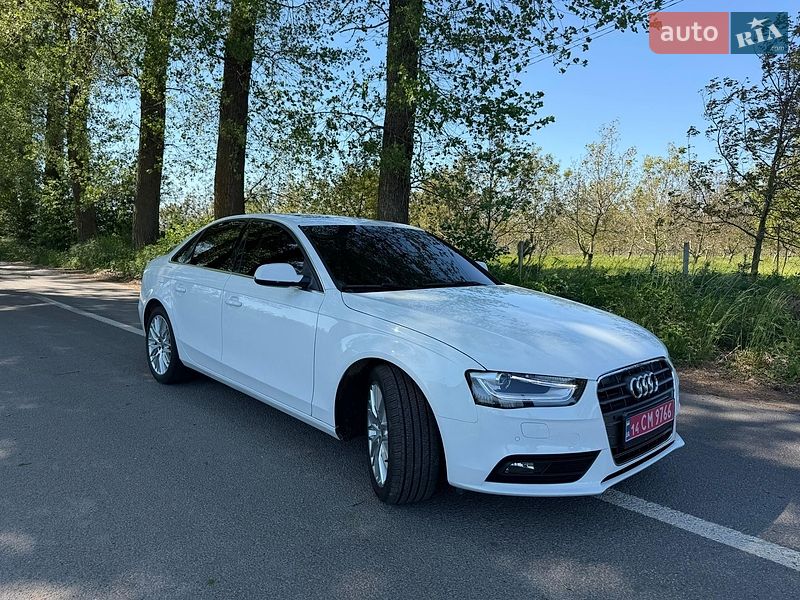 Седан Audi A4 2015 в Городке