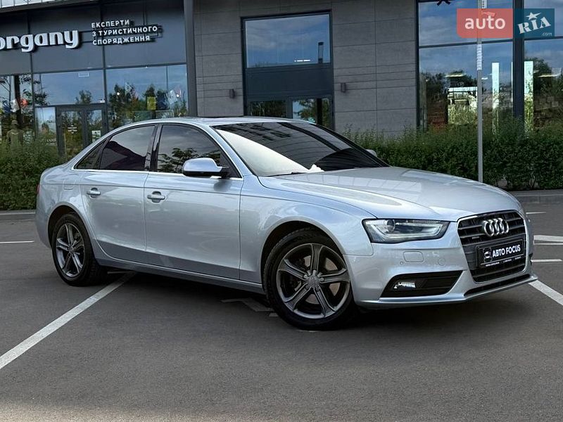 Седан Audi A4 2014 в Киеве