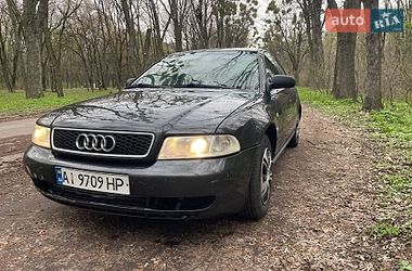 Седан Audi A4 1996 в Яготині