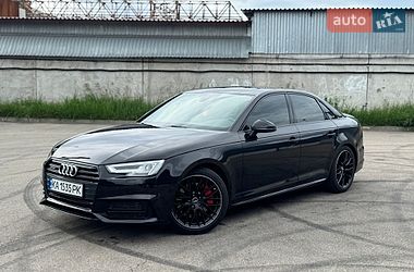 Седан Audi A4 2017 в Киеве