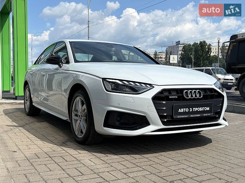 Седан Audi A4 2021 в Киеве