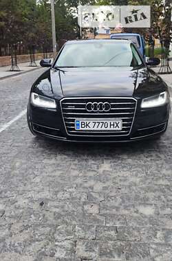 Седан Audi A8 2016 в Чернівцях
