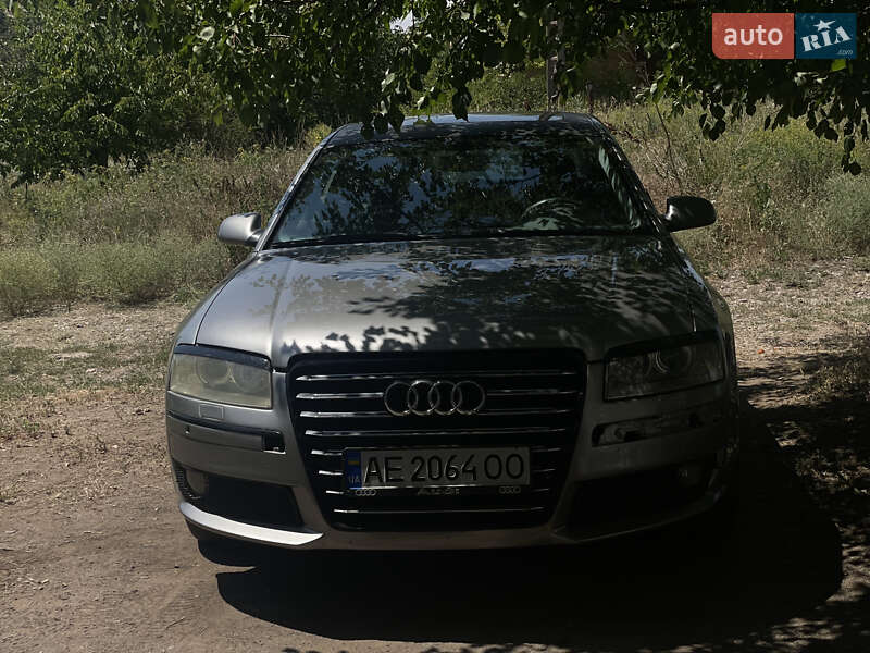 Седан Audi A8 2004 в Кривом Роге