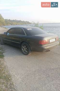 Седан Audi A8 1996 в Бурштині