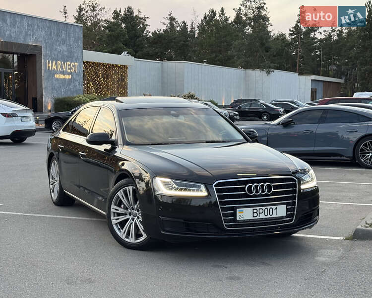 Седан Audi A8 2012 в Киеве