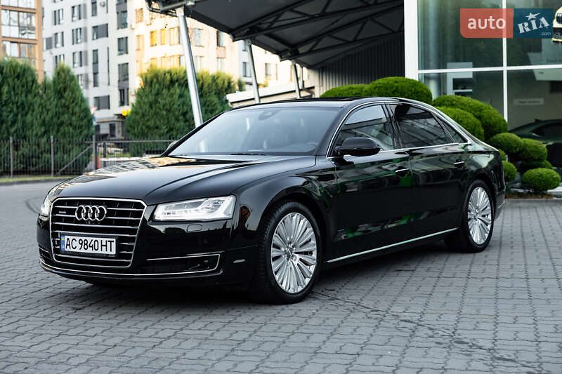 Седан Audi A8 2015 в Луцке