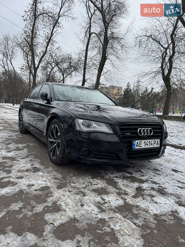 Седан Audi A8 2013 в Кривом Роге