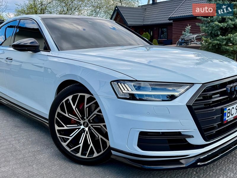Седан Audi A8 2018 в Львове