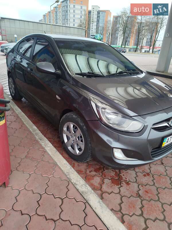 Седан Hyundai Accent 2011 в Ивано-Франковске