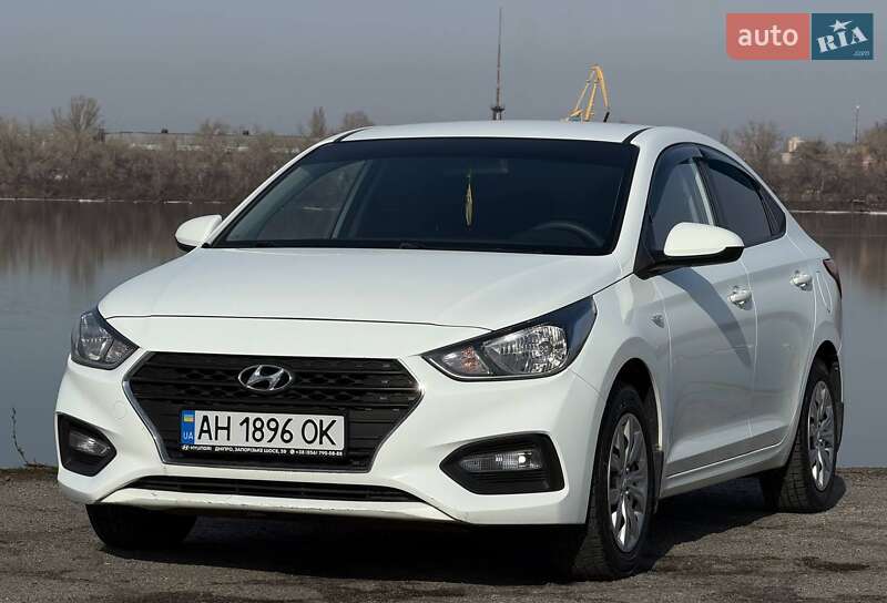 Седан Hyundai Accent 2017 в Днепре