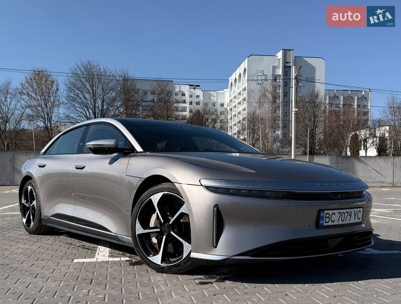 Седан Lucid Air 2022 в Львове