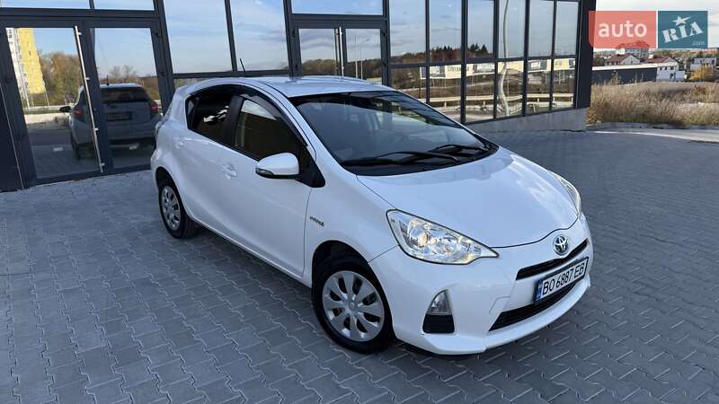 Хетчбек Toyota Aqua 2012 в Тернополі