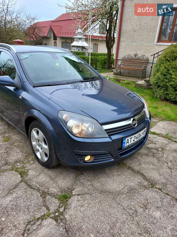 Універсал Opel Astra 2006 в Коломиї
