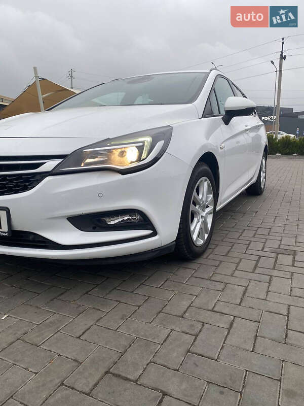 Универсал Opel Astra 2016 в Луцке