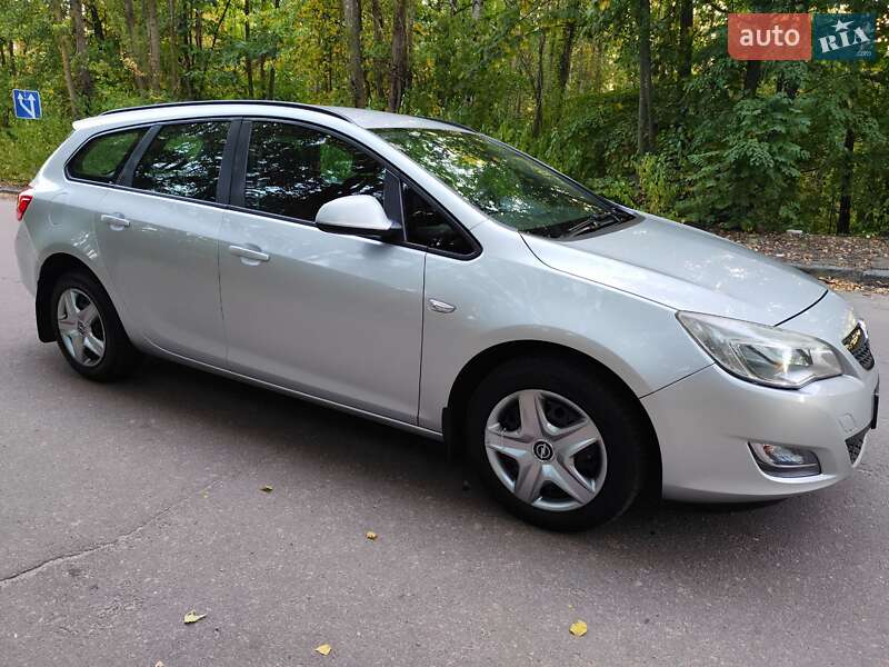 Универсал Opel Astra 2012 в Бердичеве