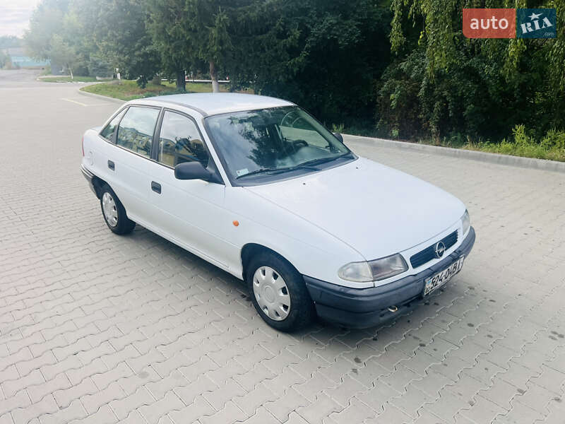 Седан Opel Astra 1999 в Виннице
