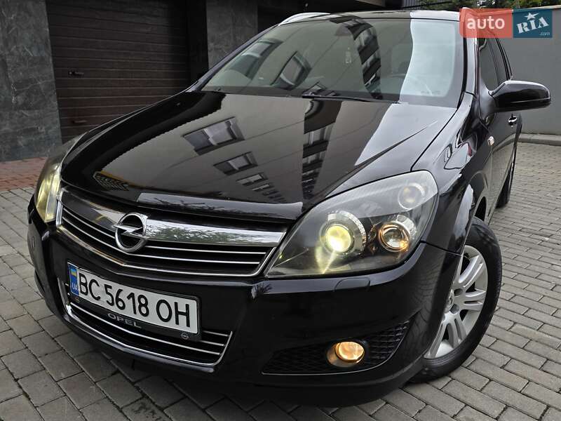 Універсал Opel Astra 2009 в Тернополі