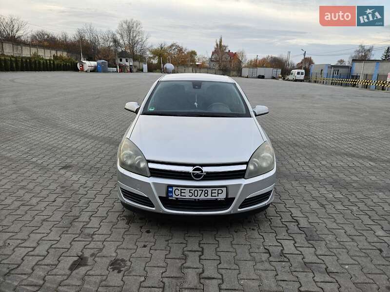 Хэтчбек Opel Astra 2004 в Черновцах