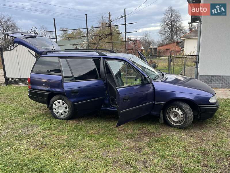 Универсал Opel Astra 1995 в Коломые