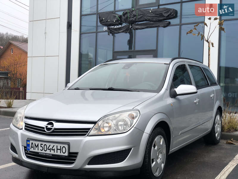 Универсал Opel Astra 2008 в Виннице