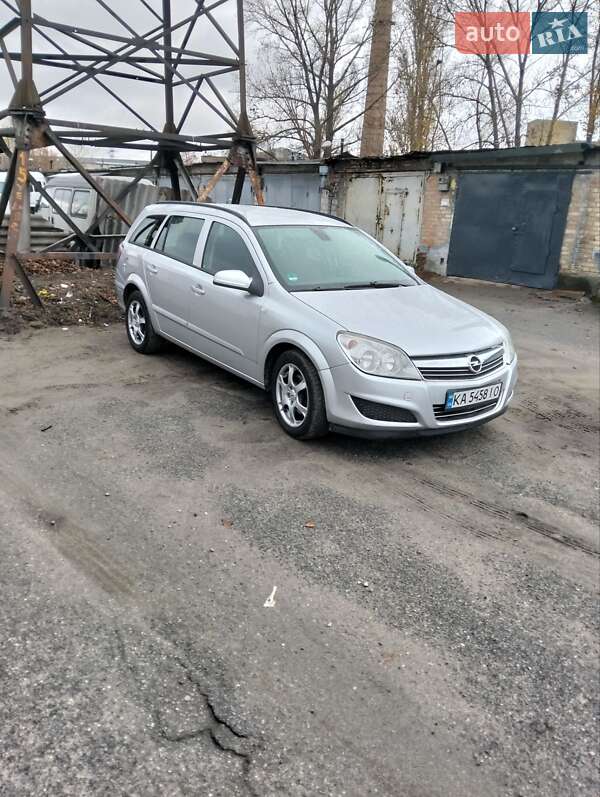 Универсал Opel Astra 2008 в Киеве