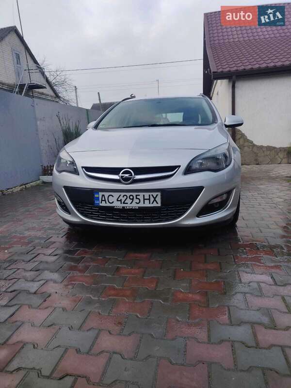 Универсал Opel Astra 2013 в Луцке