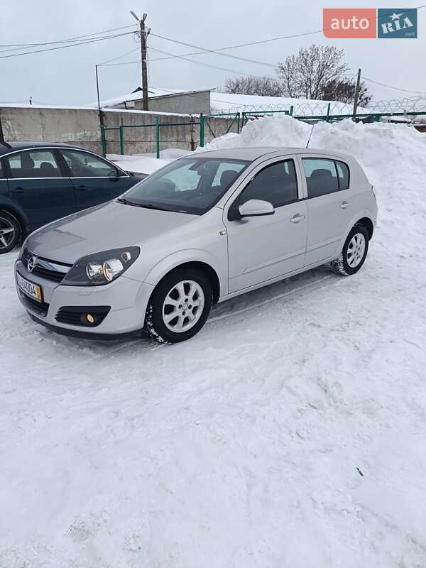 Хэтчбек Opel Astra 2006 в Коростышеве