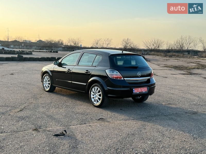Хэтчбек Opel Astra 2008 в Одессе
