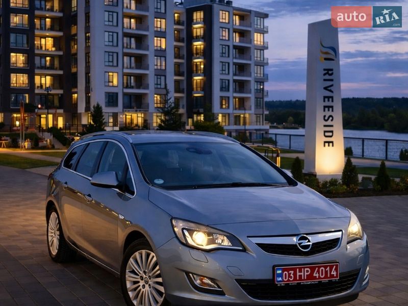 Універсал Opel Astra 2011 в Монастирищеві
