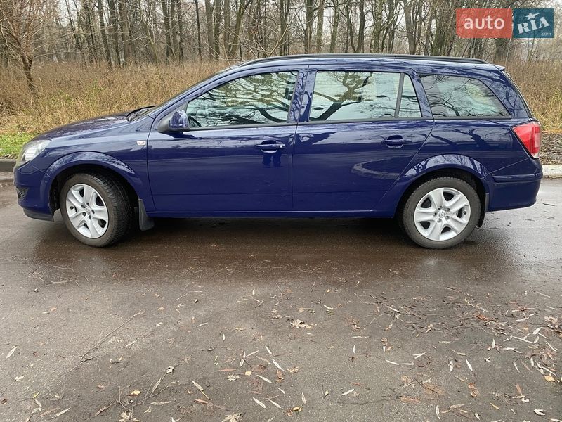 Універсал Opel Astra 2013 в Києві