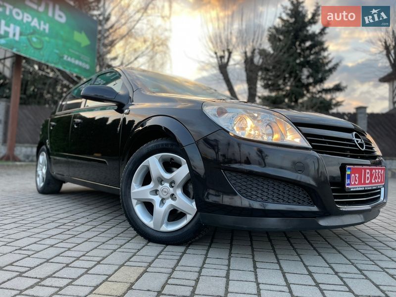 Хэтчбек Opel Astra 2008 в Луцке
