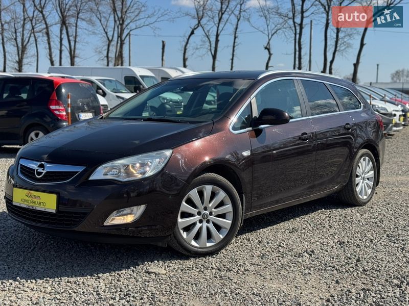 Універсал Opel Astra 2011 в Умані