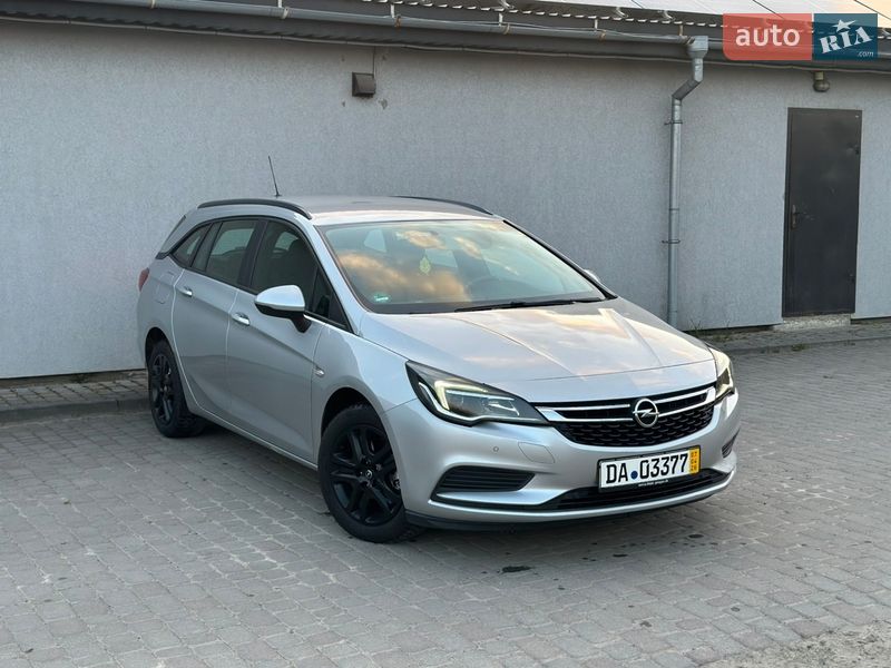 Универсал Opel Astra 2017 в Ивано-Франковске