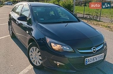 Универсал Opel Astra 2015 в Иршаве