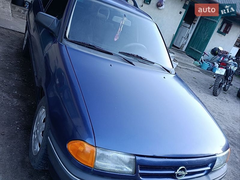 Универсал Opel Astra 1996 в Дубно