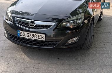 Універсал Opel Astra 2011 в Городку