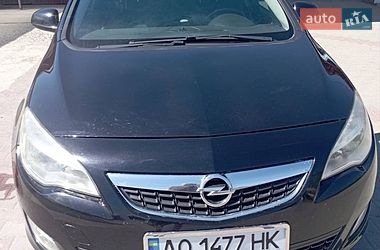 Универсал Opel Astra 2011 в Солотвине