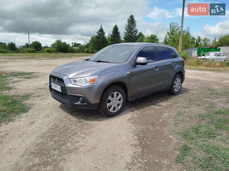 Внедорожник / Кроссовер Mitsubishi ASX 2012 в Новой Ушице