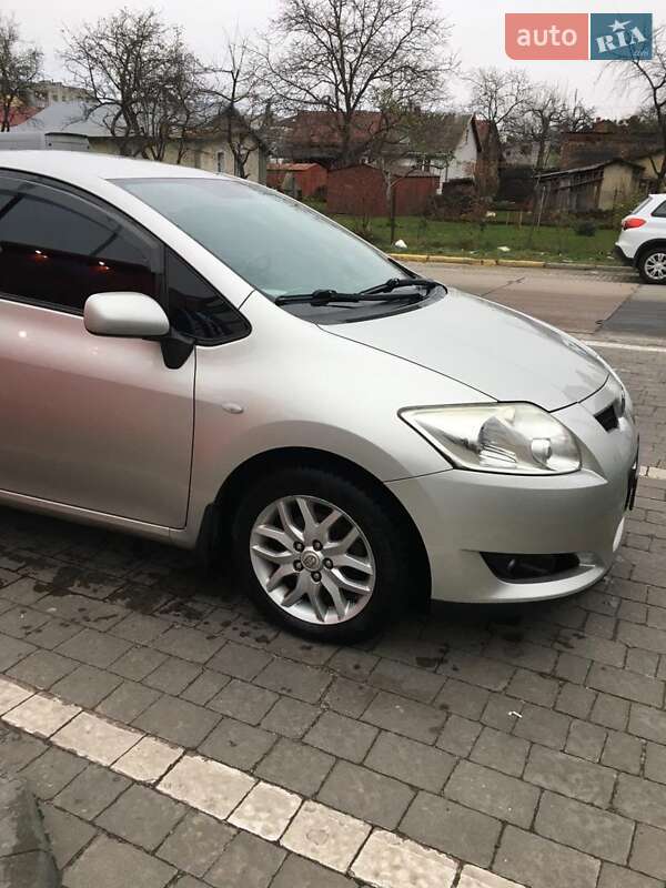 Хэтчбек Toyota Auris 2008 в Львове Хэтчбек Toyota Auris 2008 в Львове