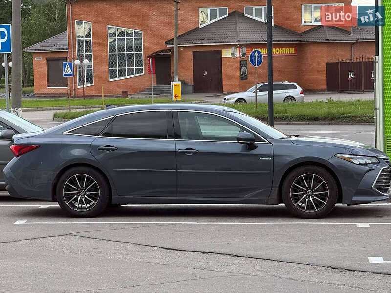 Седан Toyota Avalon 2020 в Киеве