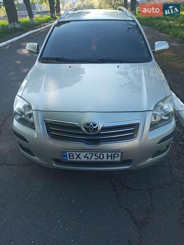 Универсал Toyota Avensis 2009 в Городке