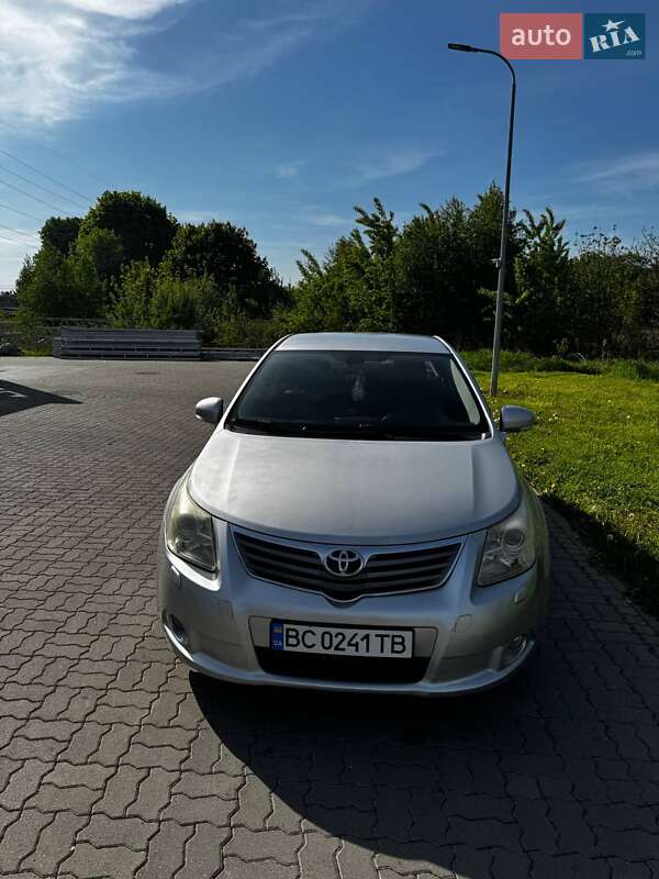 Седан Toyota Avensis 2009 в Стрые