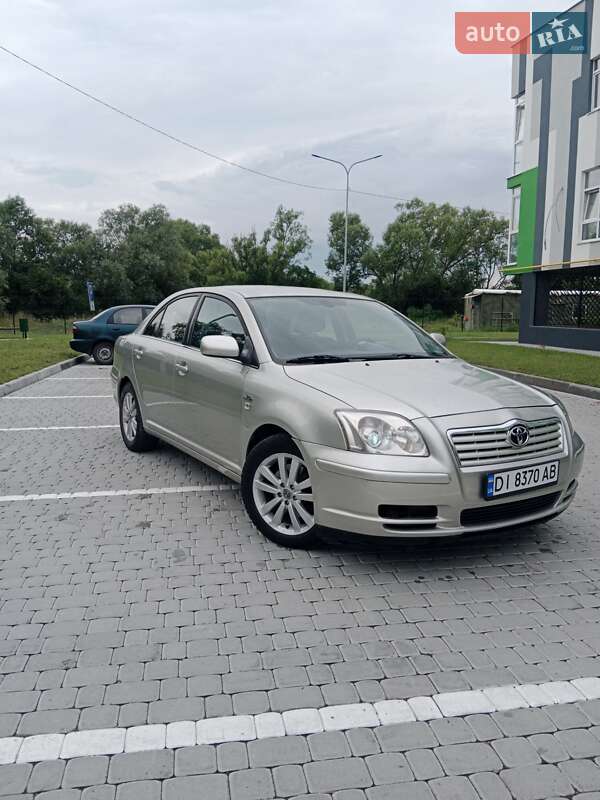 Седан Toyota Avensis 2003 в Львове