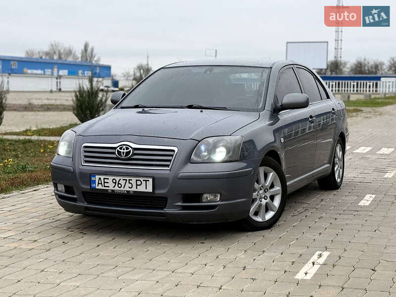 Лифтбек Toyota Avensis 2004 в Одессе Лифтбек Toyota Avensis 2004 в Одессе