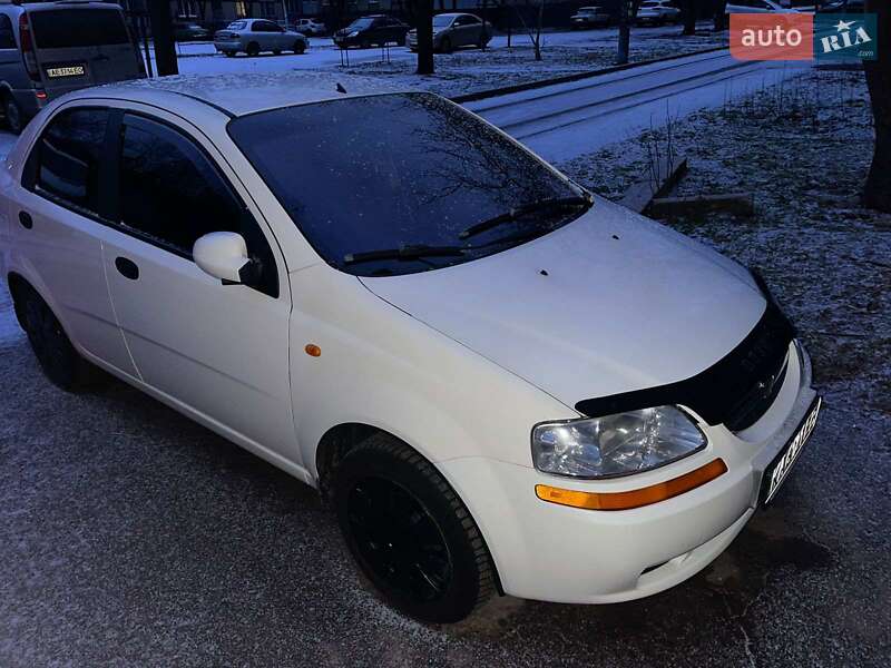 Седан Chevrolet Aveo 2005 в Кривому Розі