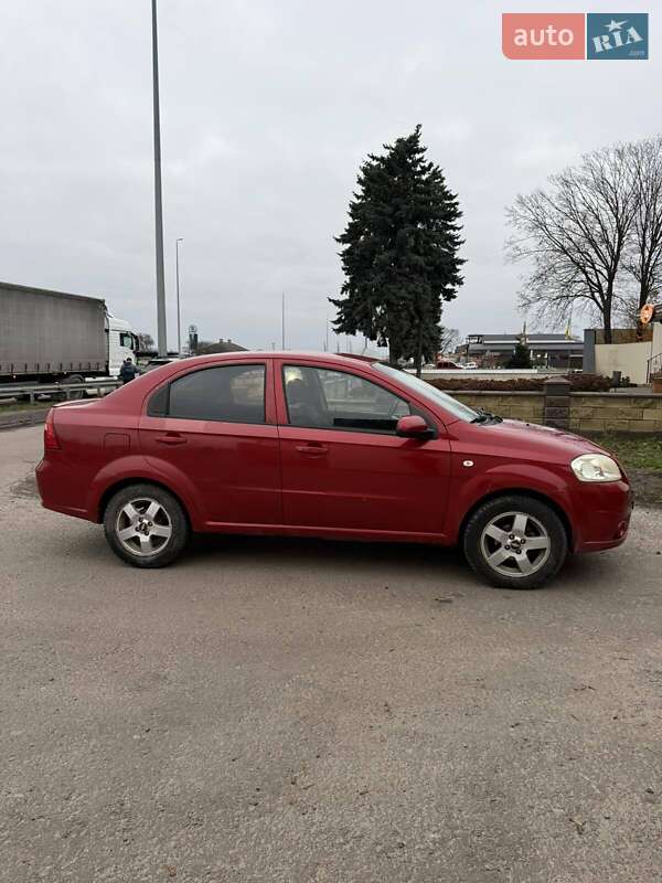 Седан Chevrolet Aveo 2005 в Рівному