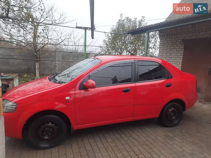 Седан Chevrolet Aveo 2006 в Деражне