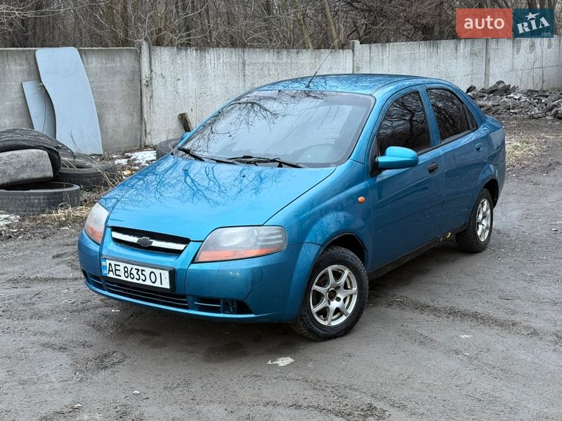 Седан Chevrolet Aveo 2005 в Днепре